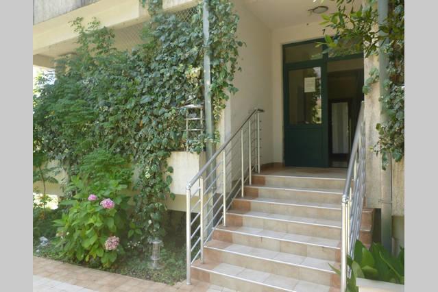 Roman Gardens Studio Apartment ริซาน ภายนอก รูปภาพ