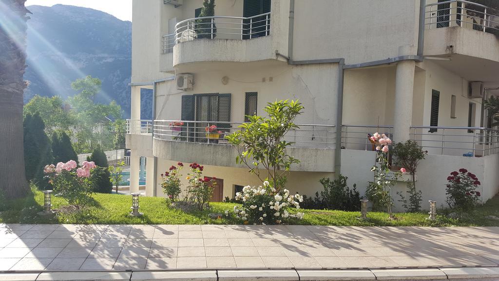 Roman Gardens Studio Apartment ริซาน ภายนอก รูปภาพ