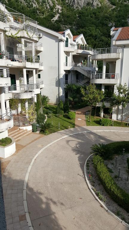 Roman Gardens Studio Apartment ริซาน ภายนอก รูปภาพ